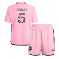 Camisa de Futebol Inter Miami Sergio Busquets #5 Equipamento Principal Infantil 2024-25 Manga Curta (+ Calças curtas)